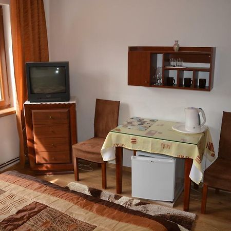 Pokoje Goscinne Bartek Iwonicz-Zdrój Esterno foto