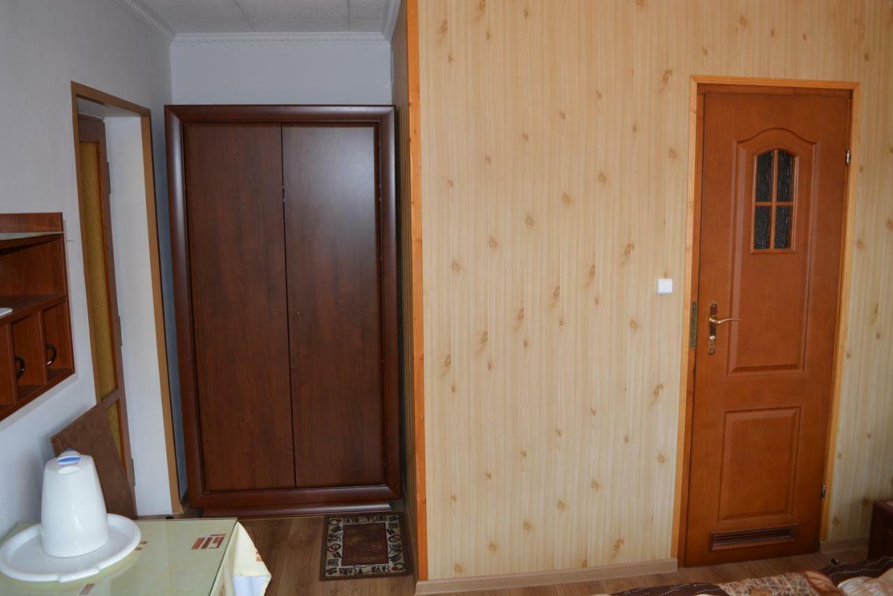 Pokoje Goscinne Bartek Iwonicz-Zdrój Esterno foto